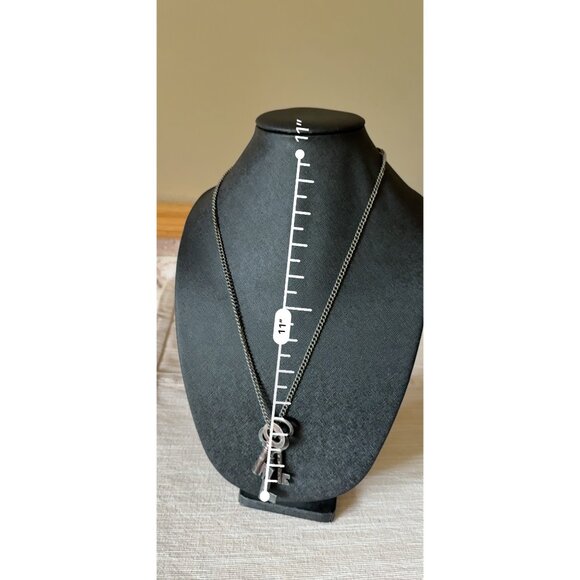 Vintage or Antique?  Skeleton Key Necklace With Metal Chain & Lobster Clasp - Picture 11 of 12